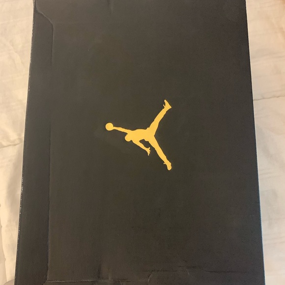 Jordan XI retro lows. Georgetown. Released 2015. - Picture 8 of 8